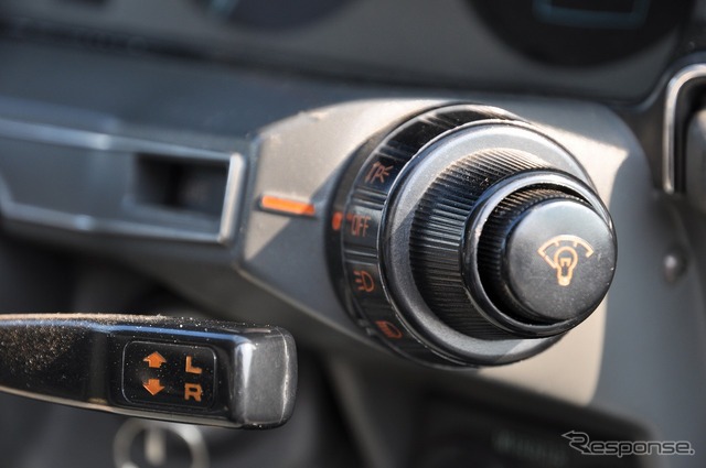 スバル レオーネ 1800 セダン GTS(AB4)