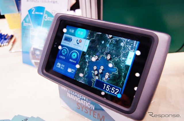 Androidベースのナビ部分とオーディオ部分は分割している。2DINオーディオにタブレットをくっつけた感じ。