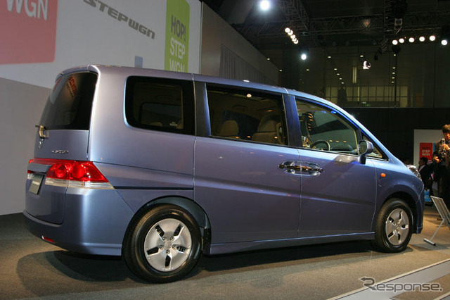 【日産 セレナ 新型発表】ステップワゴンを見て、ほっとしました