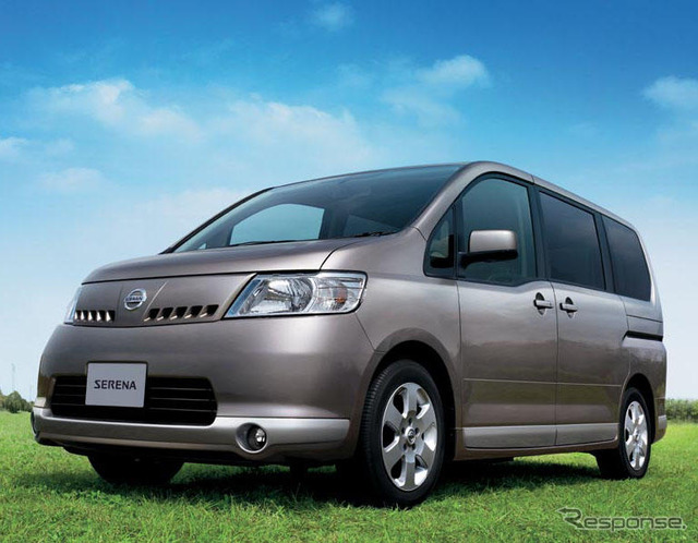 【日産 セレナ 新型発表】サードシートの跳ね上げが楽に!