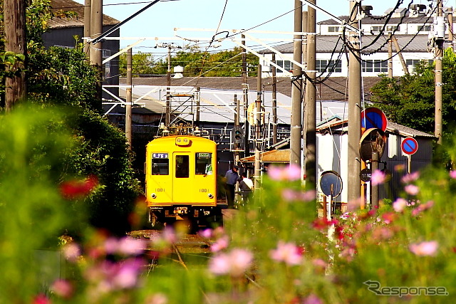 銚子電鉄のデハ1000形（デハ1001）。同社の車両が相次いで検査期限を迎え車両が不足することから、11月に大幅減便のダイヤ改正が行われる。