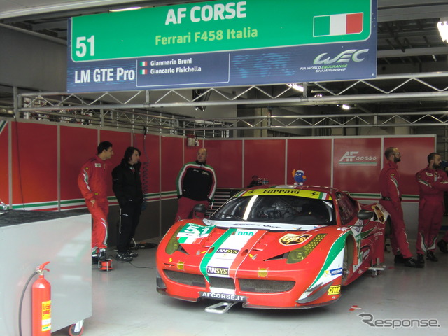 #51 フェラーリは可夢偉の僚機。元FIドライバーのジャンカルロ・フィジケラが乗る。