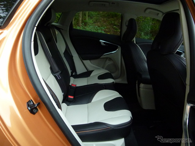 ボルボ V40 クロスカントリー