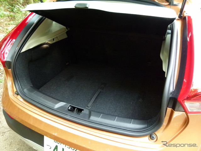 ボルボ V40 クロスカントリー