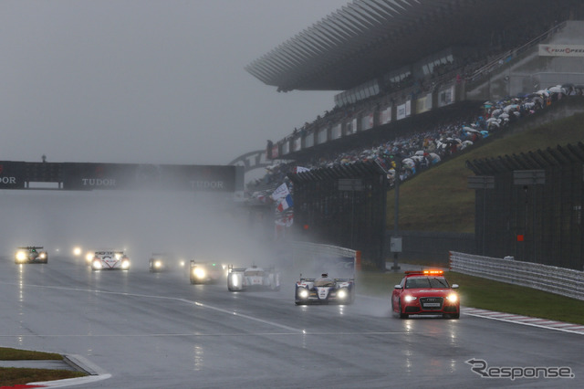 セーフティカーランが再スタートしたが雨は強まるばかり