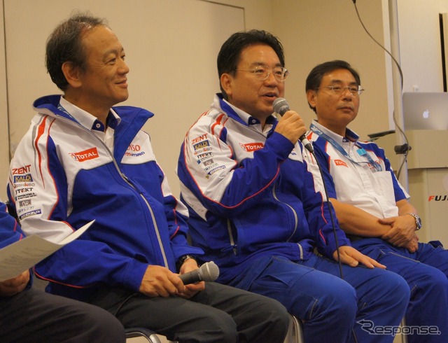 TOYOTA RACING 記者懇親会。伊勢清貴専務役員（一番左）と木下明美チーム代表（中央）。