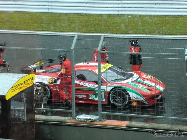 小林可夢偉組の#71 フェラーリ。