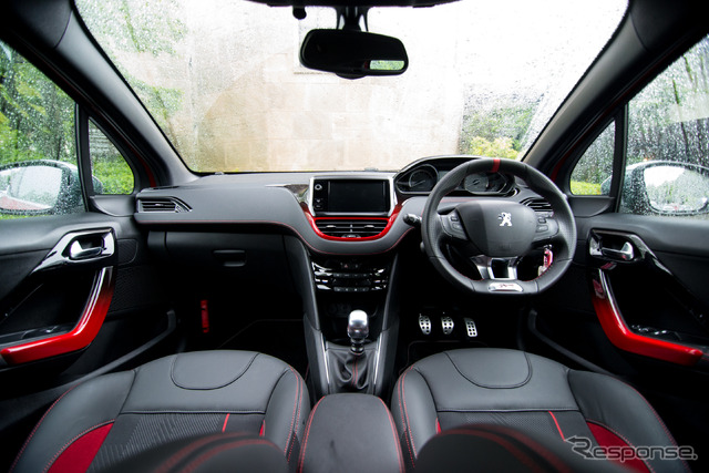 プジョー 208 GTi