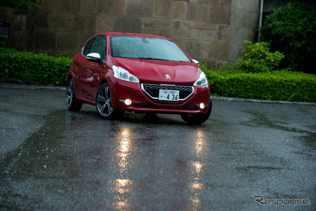 プジョー 208 GTi
