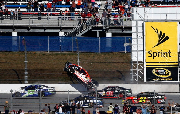 【NASCARスプリントカップ・チェイス 第6戦】マクマーレイ、タラデガの接戦を制して今季初勝利