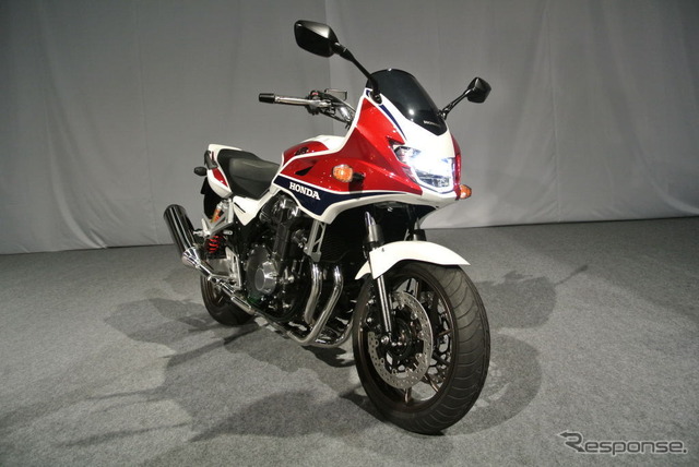 市販予定モデル CBR1300 スーパーボルドール