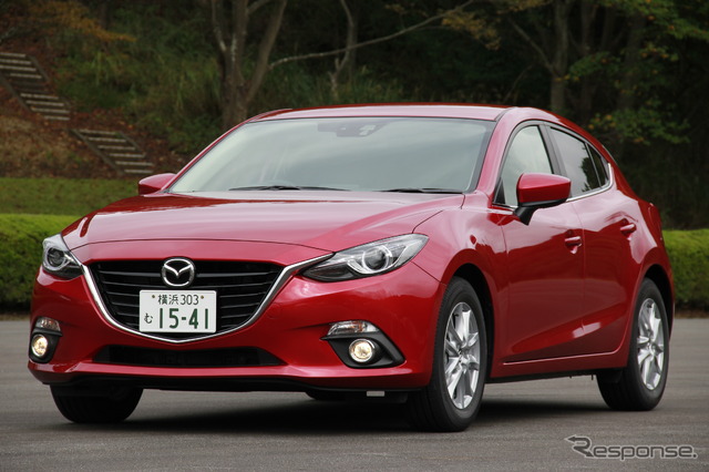 新型 マツダ アクセラ