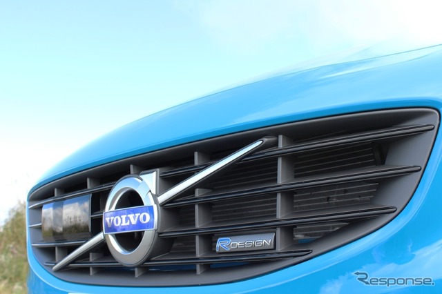 ボルボ・V60 T6 AWD R-DESIGN