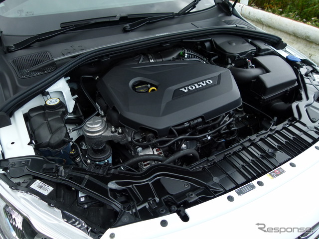 ボルボV60 T4 R-DESIGN