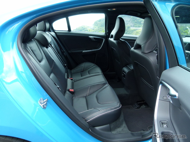 ボルボS60 T6 AWD RーDESIGN