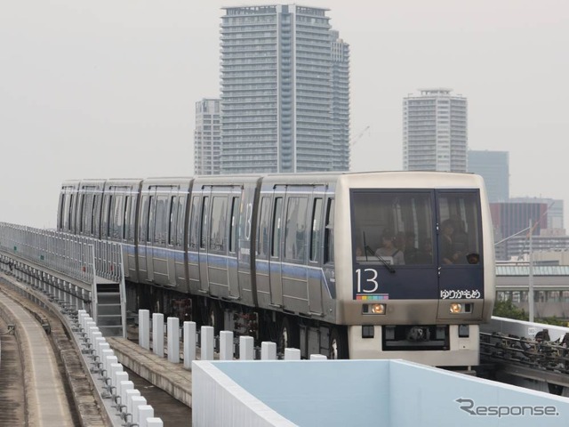 新橋駅から東京臨海副都心を経由して豊洲駅までを結ぶ新交通ゆりかもめ。東京モーターショーの開催にあわせ、モーターショー入場券とフリー切符のセット券を発売する。