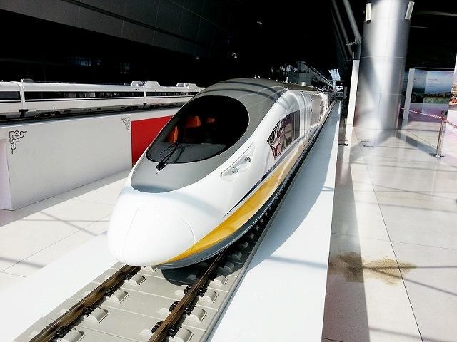 中国高速鉄道の展示会、バンコクのマカサン駅で