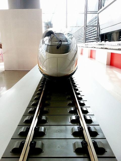 中国高速鉄道の展示会、バンコクのマカサン駅で
