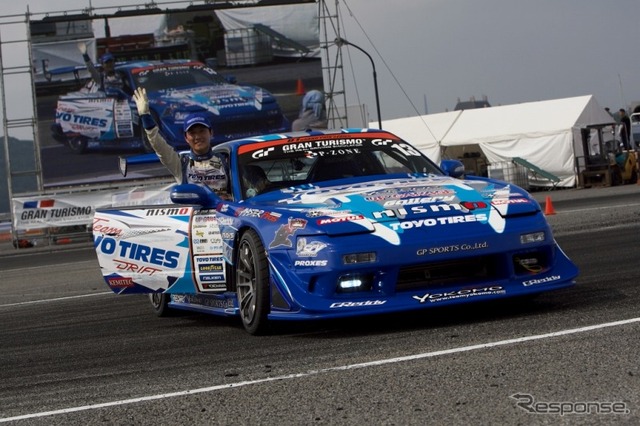 チームトーヨータイヤドリフト