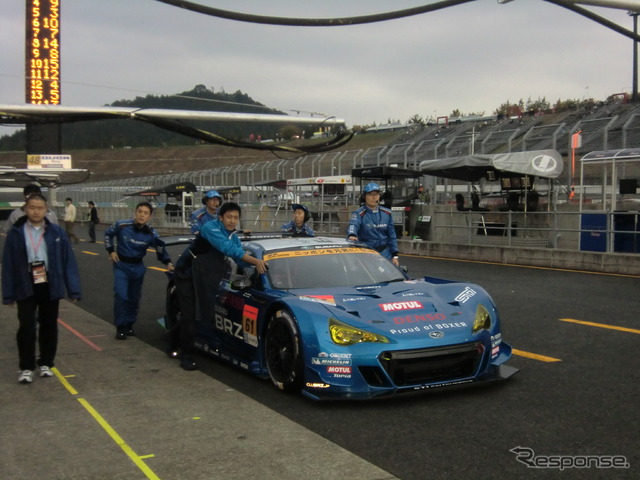 今季5回目のポールを獲得したスバルBRZ。