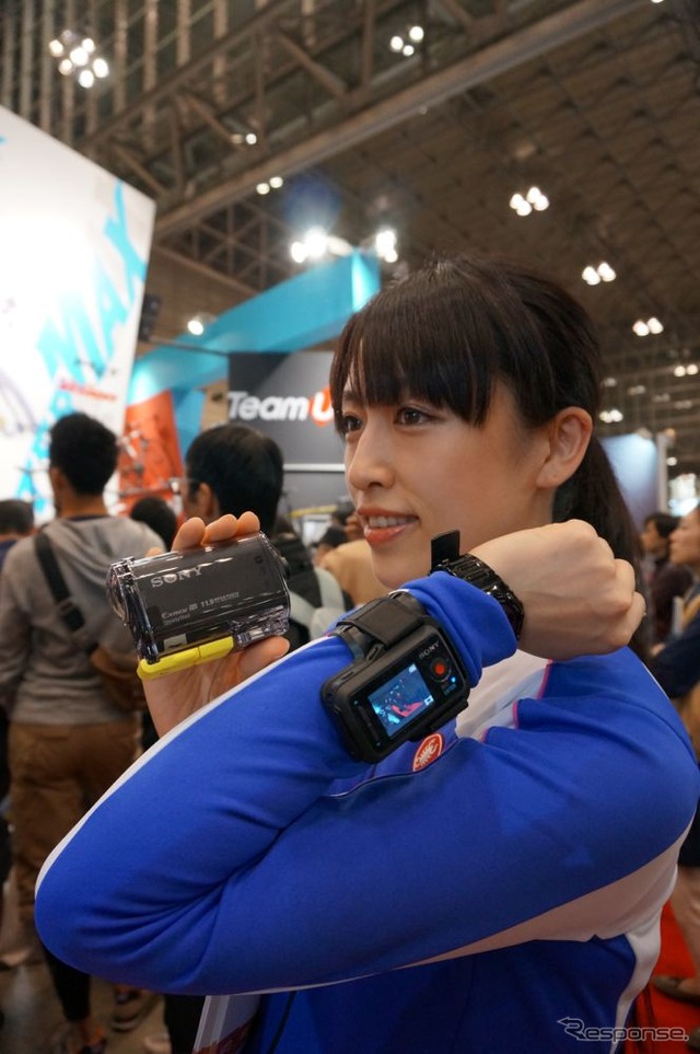 動画の撮影など、自転車で楽しむためのアイテムも数多く出展された