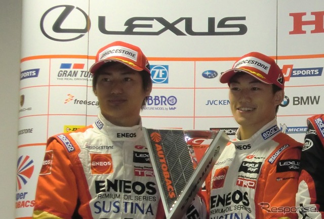 最終戦で今季初勝利、大嶋和也(左)と国本雄資。