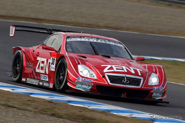チャンピオンに輝いた#38 ZENT CERUMO SC430。写真:TOYOTA