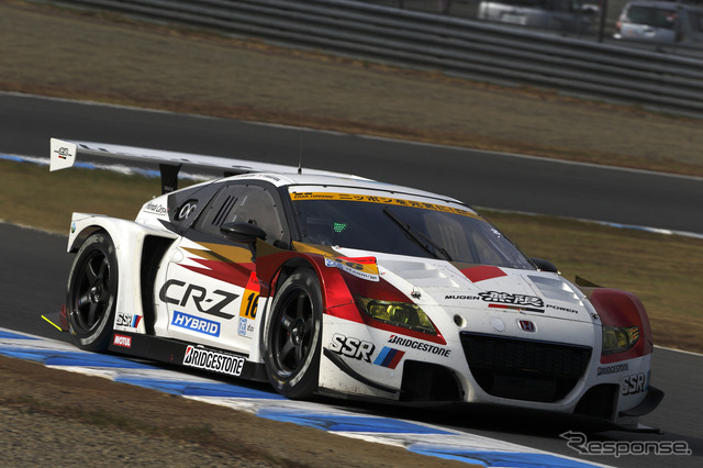 最終戦2位で王座をつかんだ#16 無限CR-Z。写真:Honda