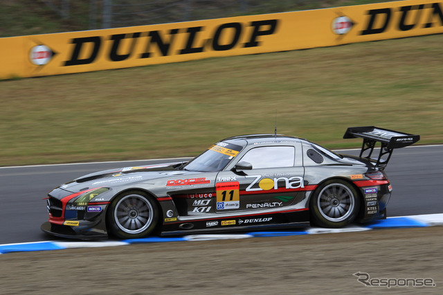 最終戦優勝の#11 メルセデスSLS。写真:MOBILITY LAND