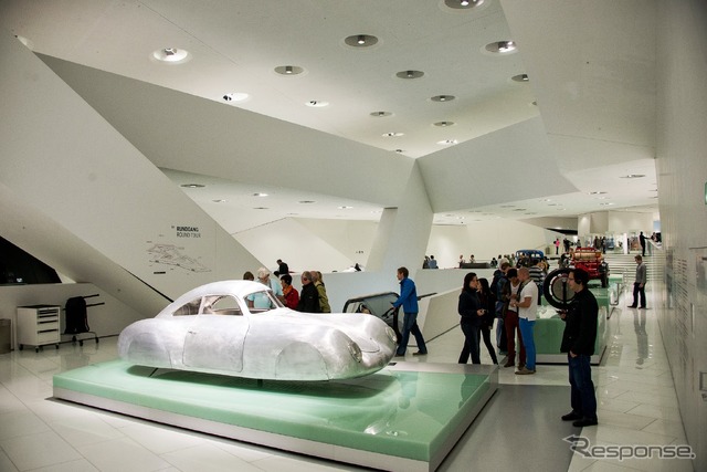 ポルシェ 911 50周年 記念展示(ポルシェミュージアム)