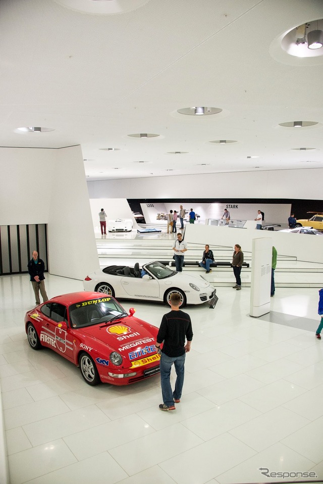ポルシェ 911 50周年記念展示(ポルシェミュージアム)