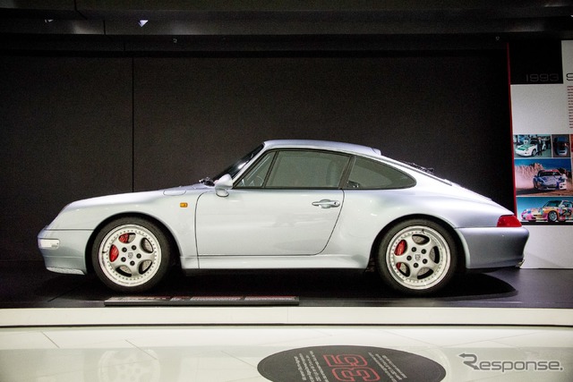 ポルシェ 911 カレラ 4