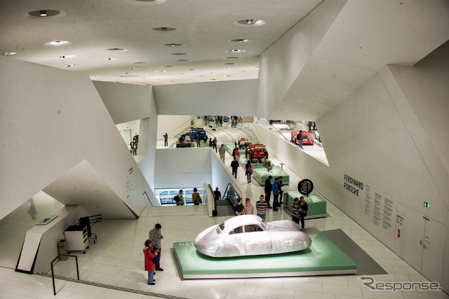 ポルシェ 911 50周年記念展示(ポルシェミュージアム)