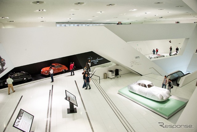 ポルシェ 911 50周年記念展示(ポルシェミュージアム)