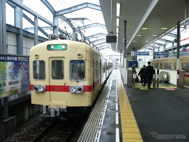 西鉄貝塚線は西鉄新宮行き1本を終列車後に増発。箱崎線の増発列車からの接続を受ける形になる。
