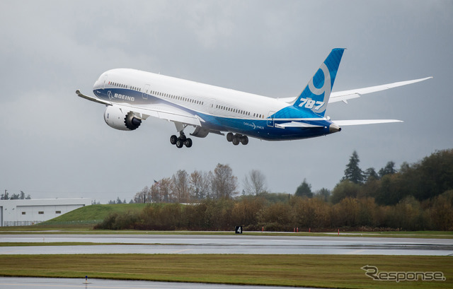 最初の飛行テストを行う2機目の787-9テスト用航空機
