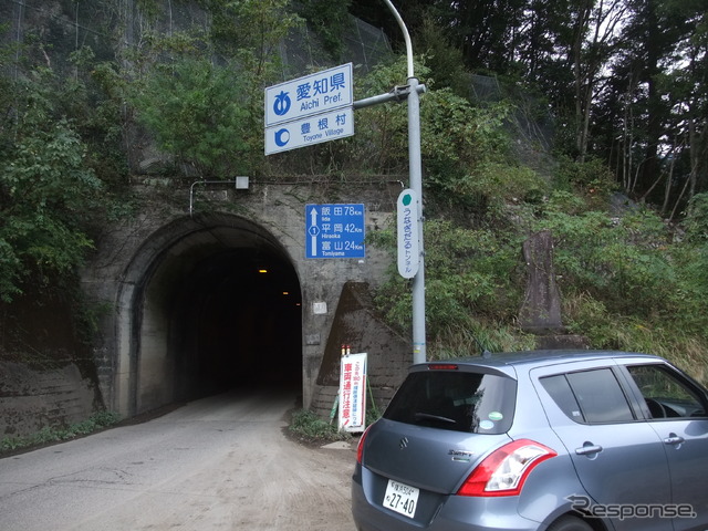 静岡から愛知に向かう県道1号線。奥三河名物、秘境道路のひとつだ。