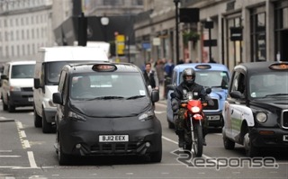 日産 NV200バネットのロンドンタクシーのプロトタイプ車による最終テスト