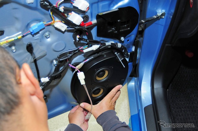 純正装着スピーカーからボルトオンでの装着が可能というSonicPLUSの長所は受け継いでいる