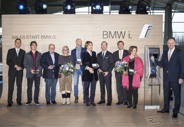 ドイツのBMW本社で行われた i3の納車セレモニー