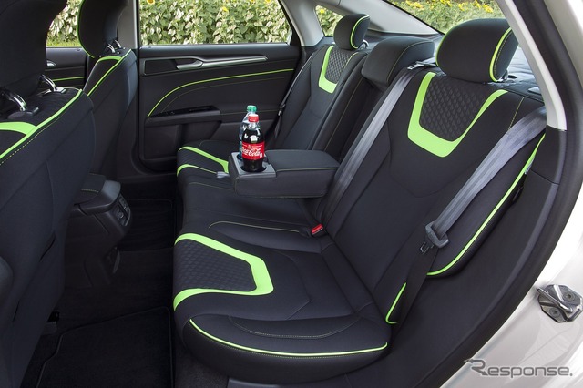 コカコーラ社のペットボトル素材を内装に使ったフォード フュージョン・エナジーの研究開発車両