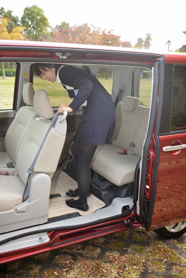 ダイハツ タント(藤島知子氏)