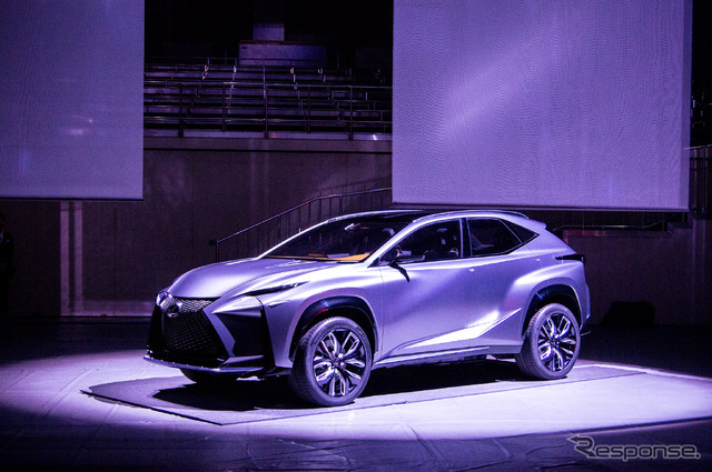 レクサス・LF-NX(Lexus Amazing Night)