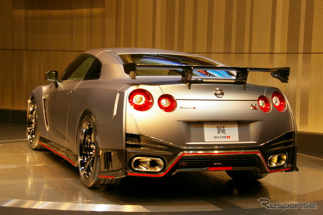 日産 GT-R NISMO