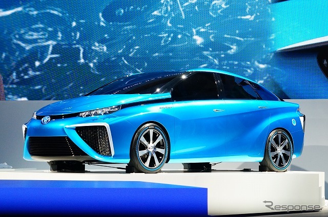 次世代燃料電池車「TOYOTA FCV CONCEPT」