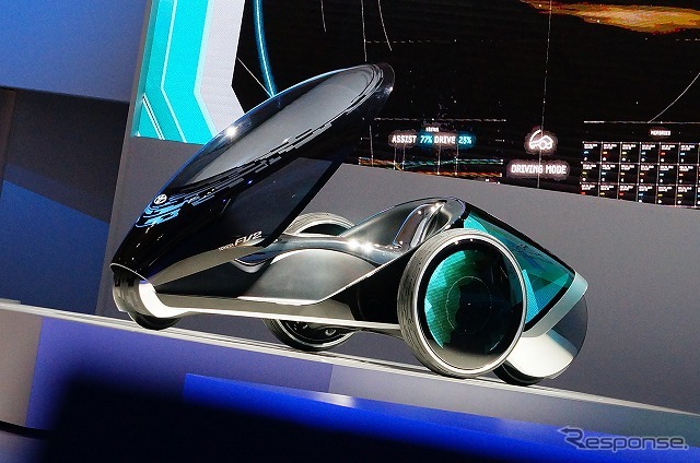 未来のクルマ「TOYOTA FV2」