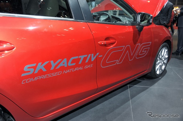 MAZDA 3 SKYACTIV-CNG CONCEPT(東京モーターショー13)