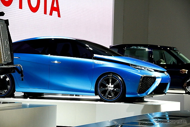 東京モーターショー2013で世界初出展された『TOYOTA FCV CONCEPT』