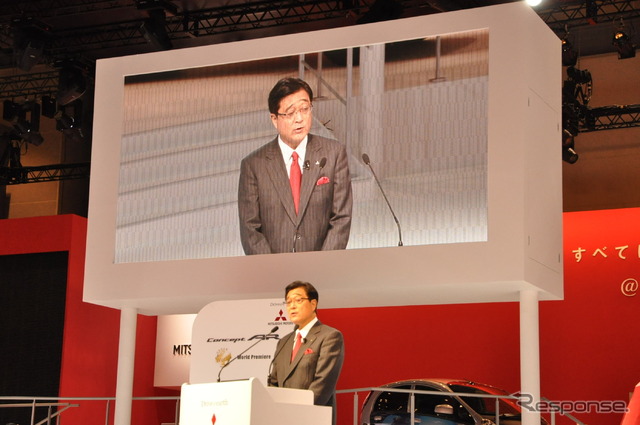 三菱自動車の益子社長（東京モーターショー13）