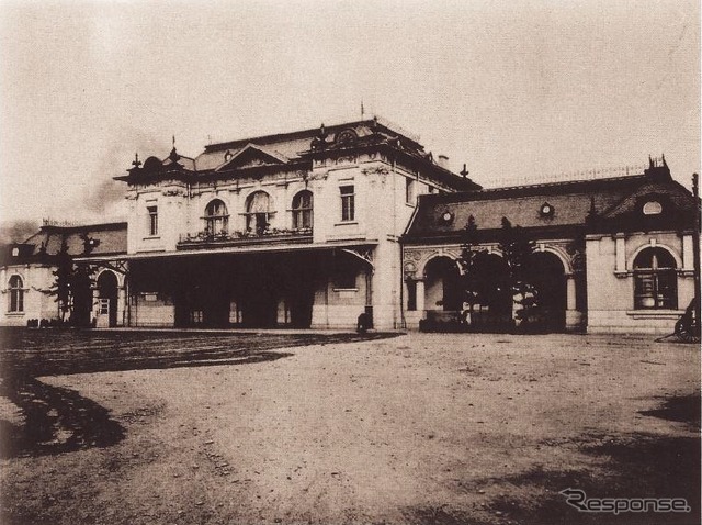1909年3月10日に開業した「2代目博多駅」。ルネッサンス式の駅舎が現在の祇園駅付近に設置された。